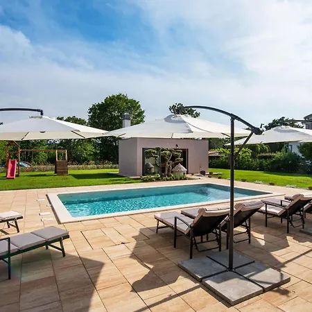 Villa Amore, A Perfect For Families And Friends