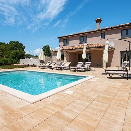Amore, A Perfect For Families And Friends Labin (Istria)
